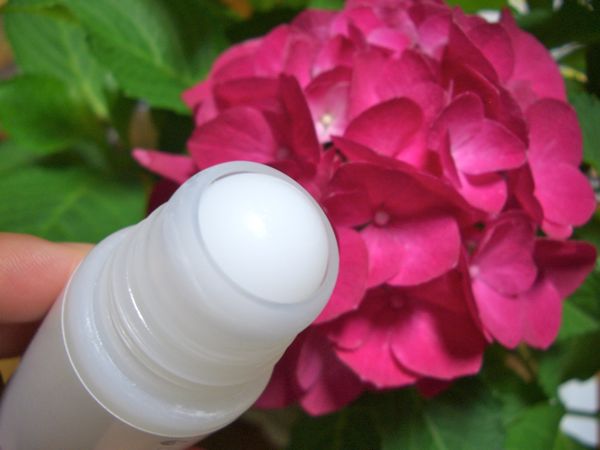 LClove cosmetics(エルシーラブ コスメティック)『ジャムウ ハーバルロール』