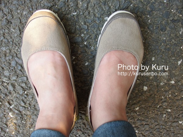 crocs(クロックス)『stretch sole flat w(ストレッチ ソール フラット ウィメン)』