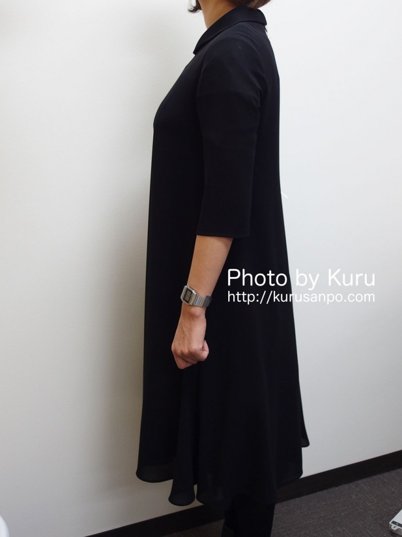 千趣会・ベルメゾン『黒田知永子×東京ソワール ブラックワンピース』［Vialamo(ヴィアラモ)・Kcarat］